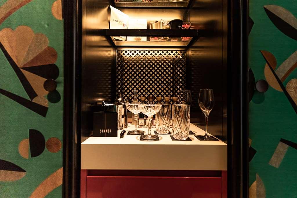 ホテル Experimental Marais パリ 部屋 写真